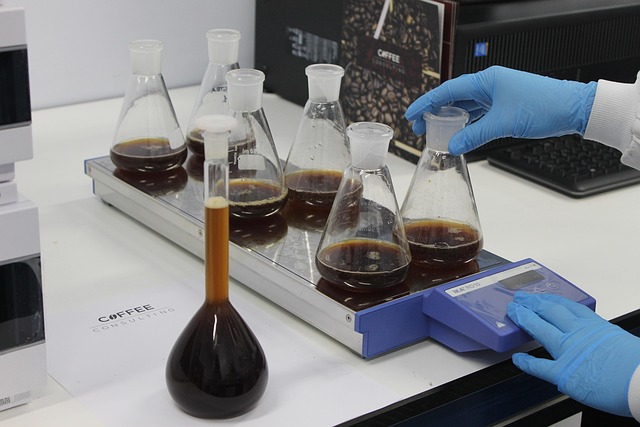 精確平衡發泡與凝膠:低氣味反應型平衡催化劑,優化泡沫結構和手感